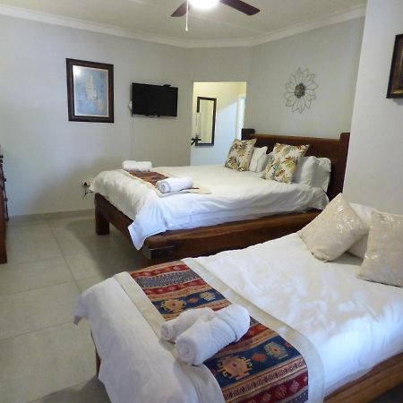 Villa Africa Guesthouse 추메브 외부 사진
