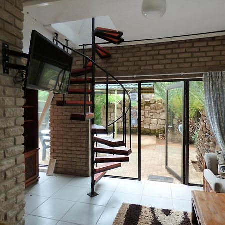 Villa Africa Guesthouse 추메브 외부 사진