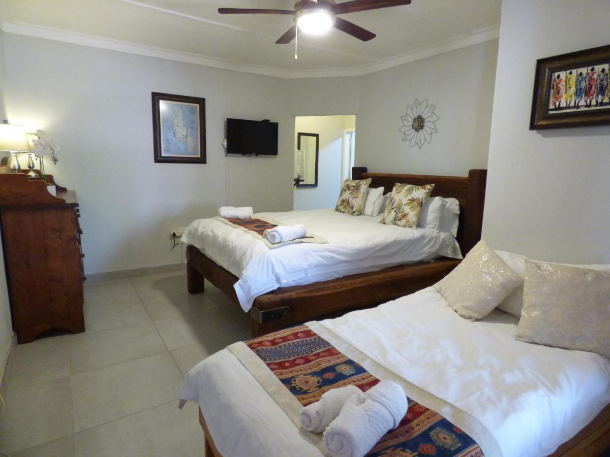 Villa Africa Guesthouse 추메브 외부 사진