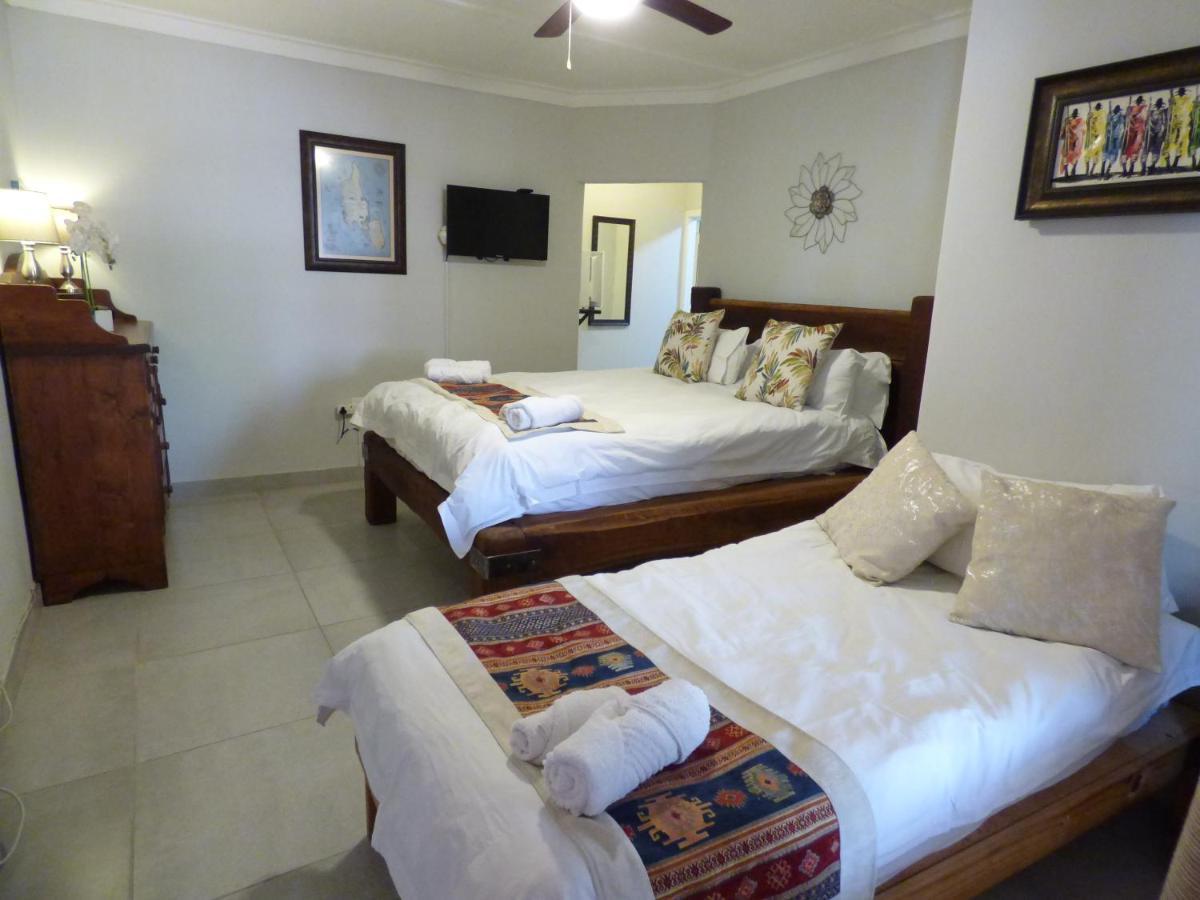 Villa Africa Guesthouse 추메브 외부 사진