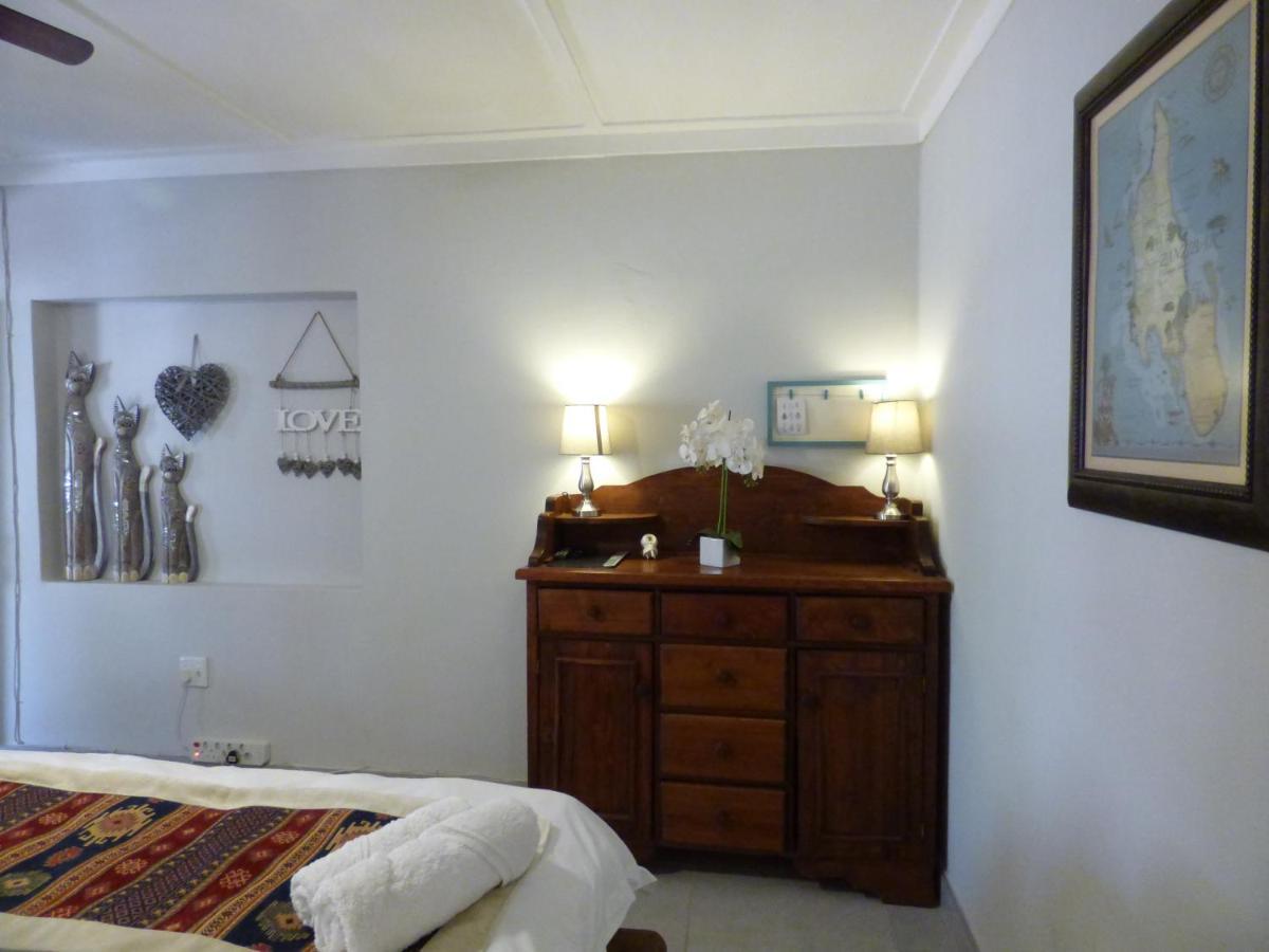 Villa Africa Guesthouse 추메브 외부 사진