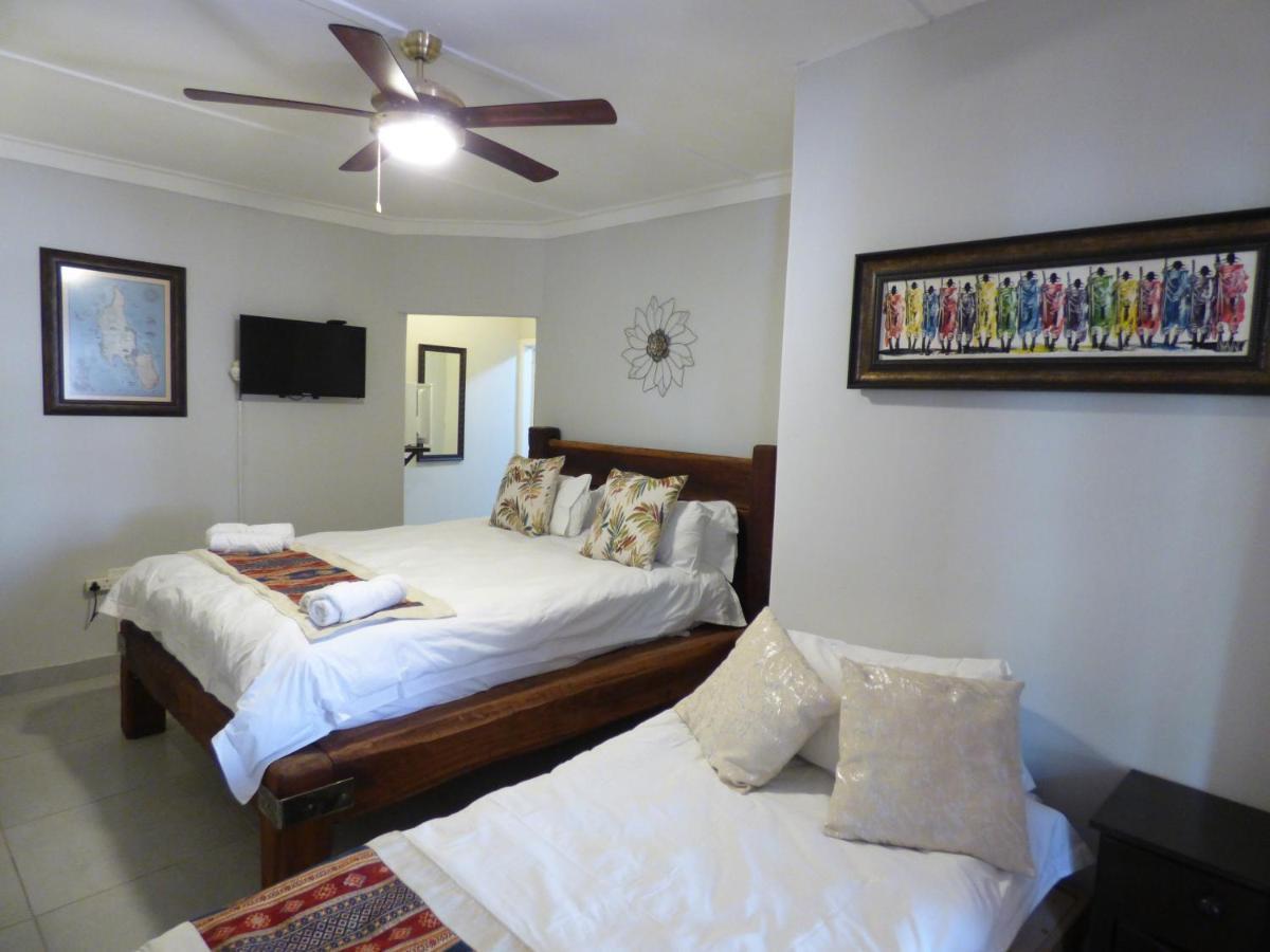 Villa Africa Guesthouse 추메브 외부 사진