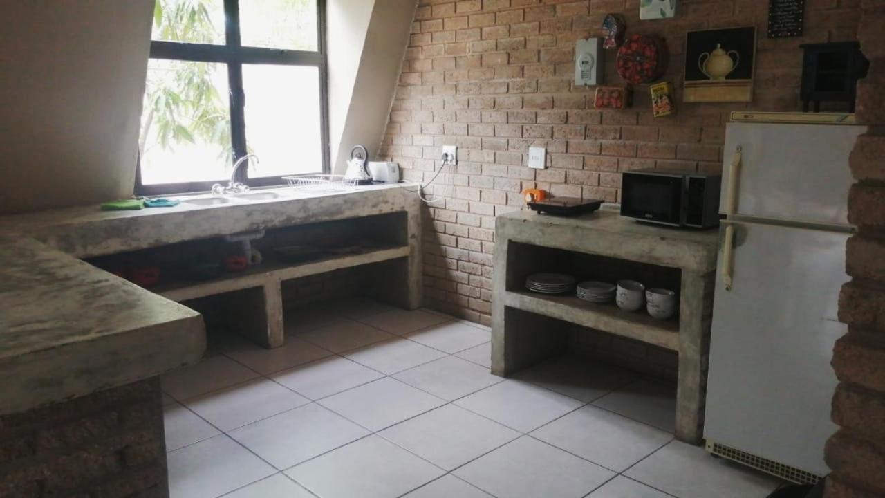 Villa Africa Guesthouse 추메브 외부 사진
