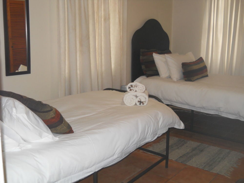 Villa Africa Guesthouse 추메브 외부 사진
