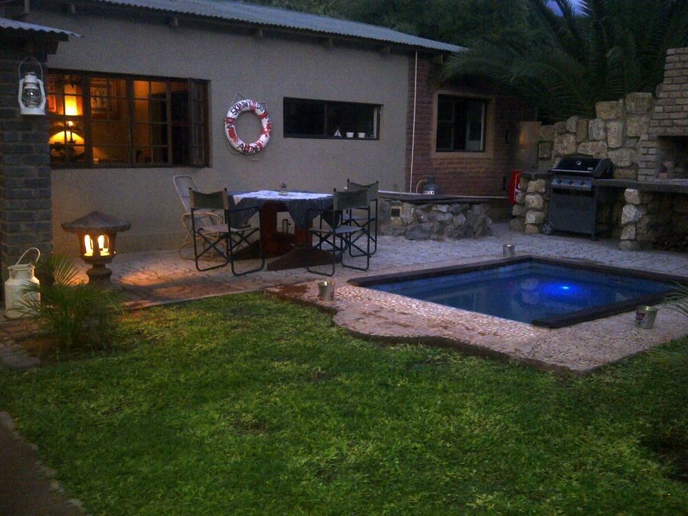 Villa Africa Guesthouse 추메브 외부 사진