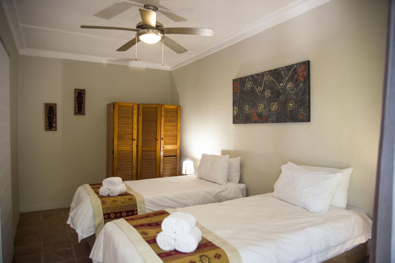 Villa Africa Guesthouse 추메브 외부 사진