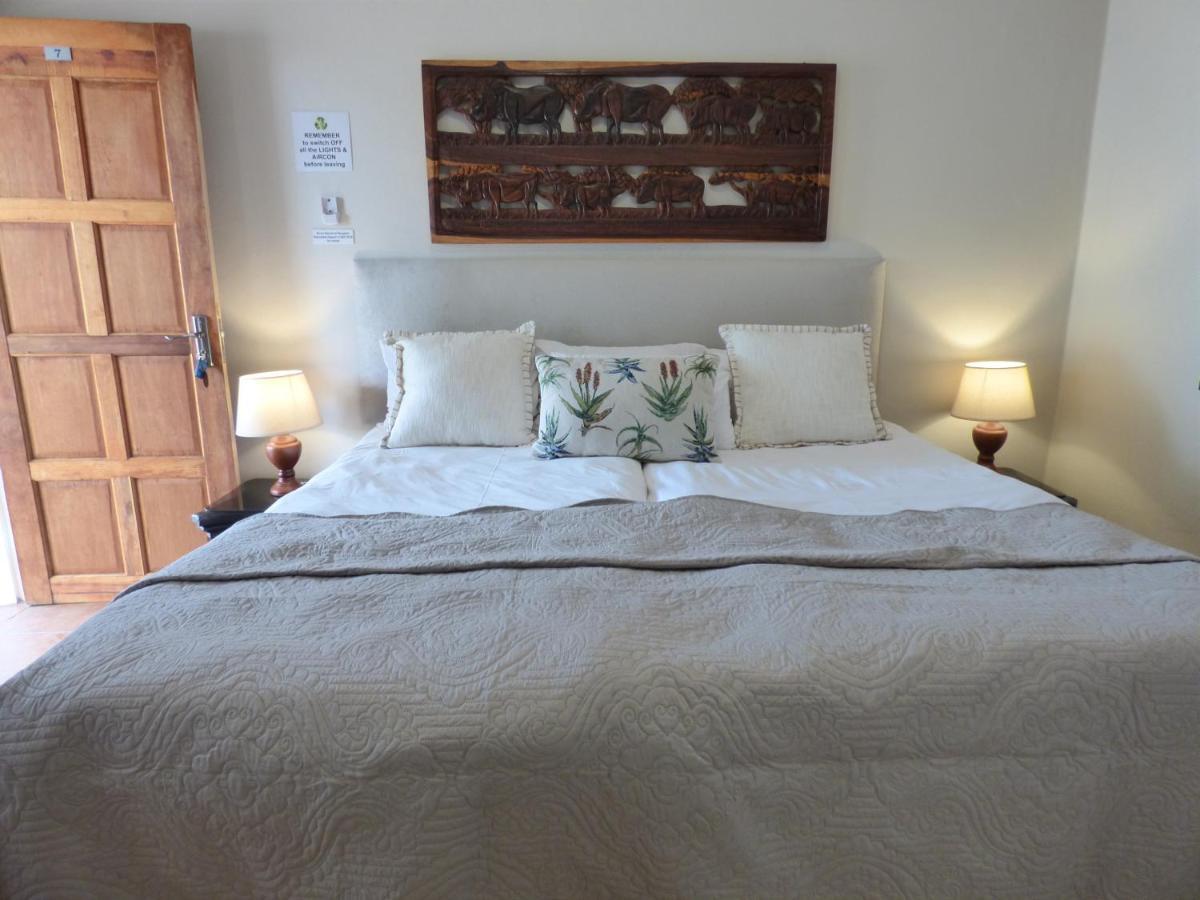 Villa Africa Guesthouse 추메브 외부 사진