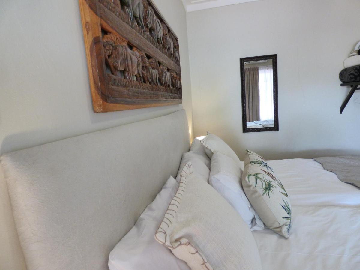Villa Africa Guesthouse 추메브 외부 사진
