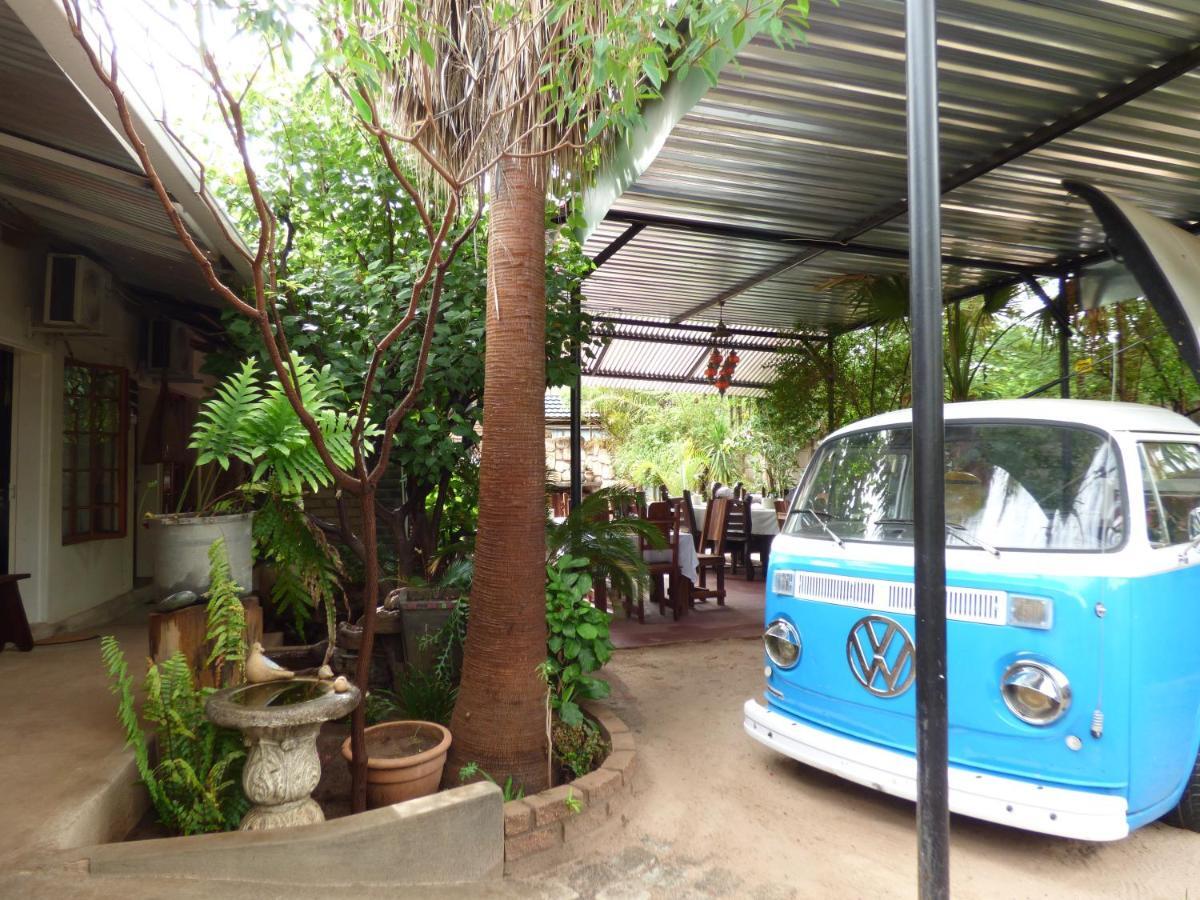 Villa Africa Guesthouse 추메브 외부 사진