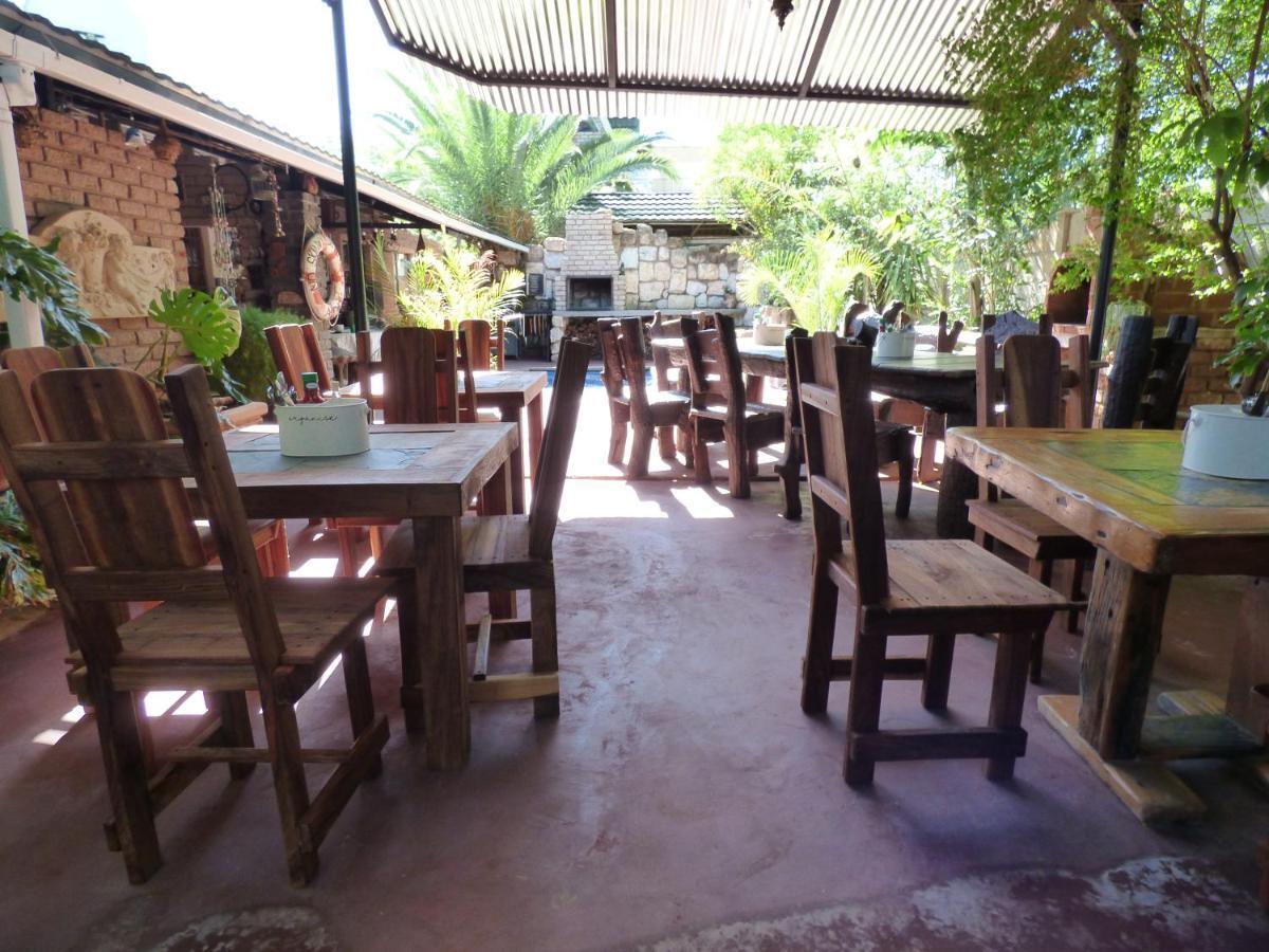 Villa Africa Guesthouse 추메브 외부 사진