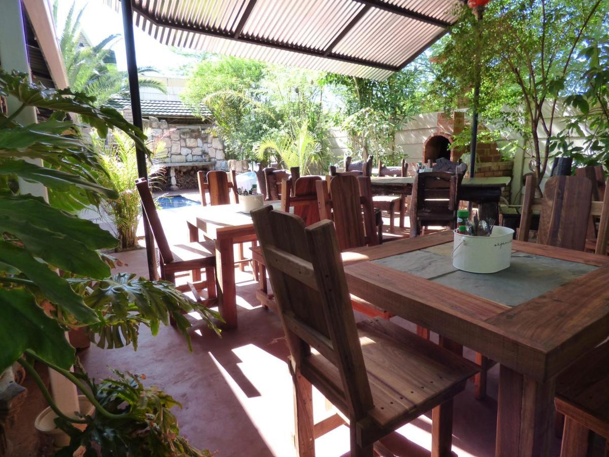 Villa Africa Guesthouse 추메브 외부 사진