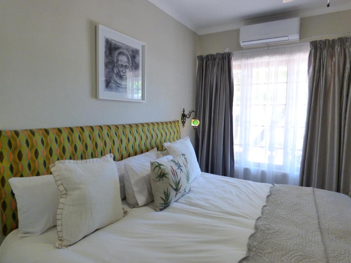 Villa Africa Guesthouse 추메브 외부 사진