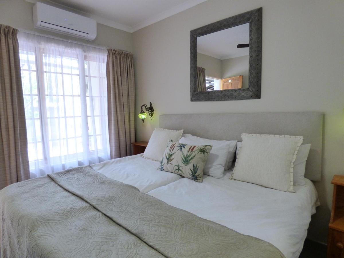 Villa Africa Guesthouse 추메브 외부 사진