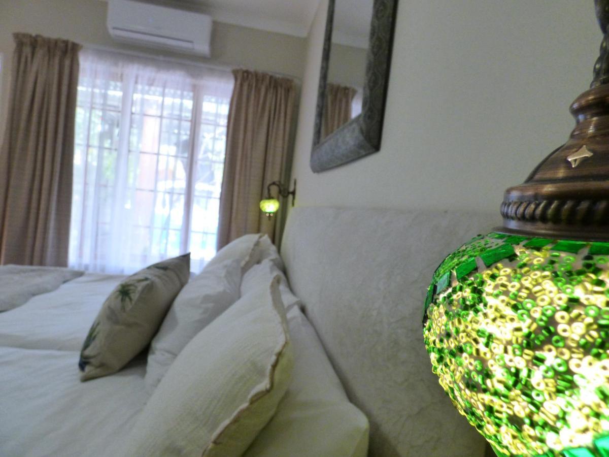 Villa Africa Guesthouse 추메브 외부 사진