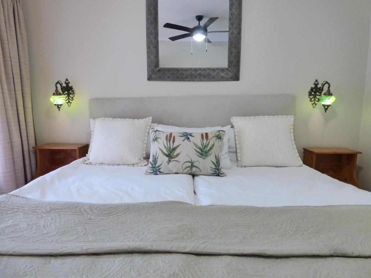Villa Africa Guesthouse 추메브 외부 사진