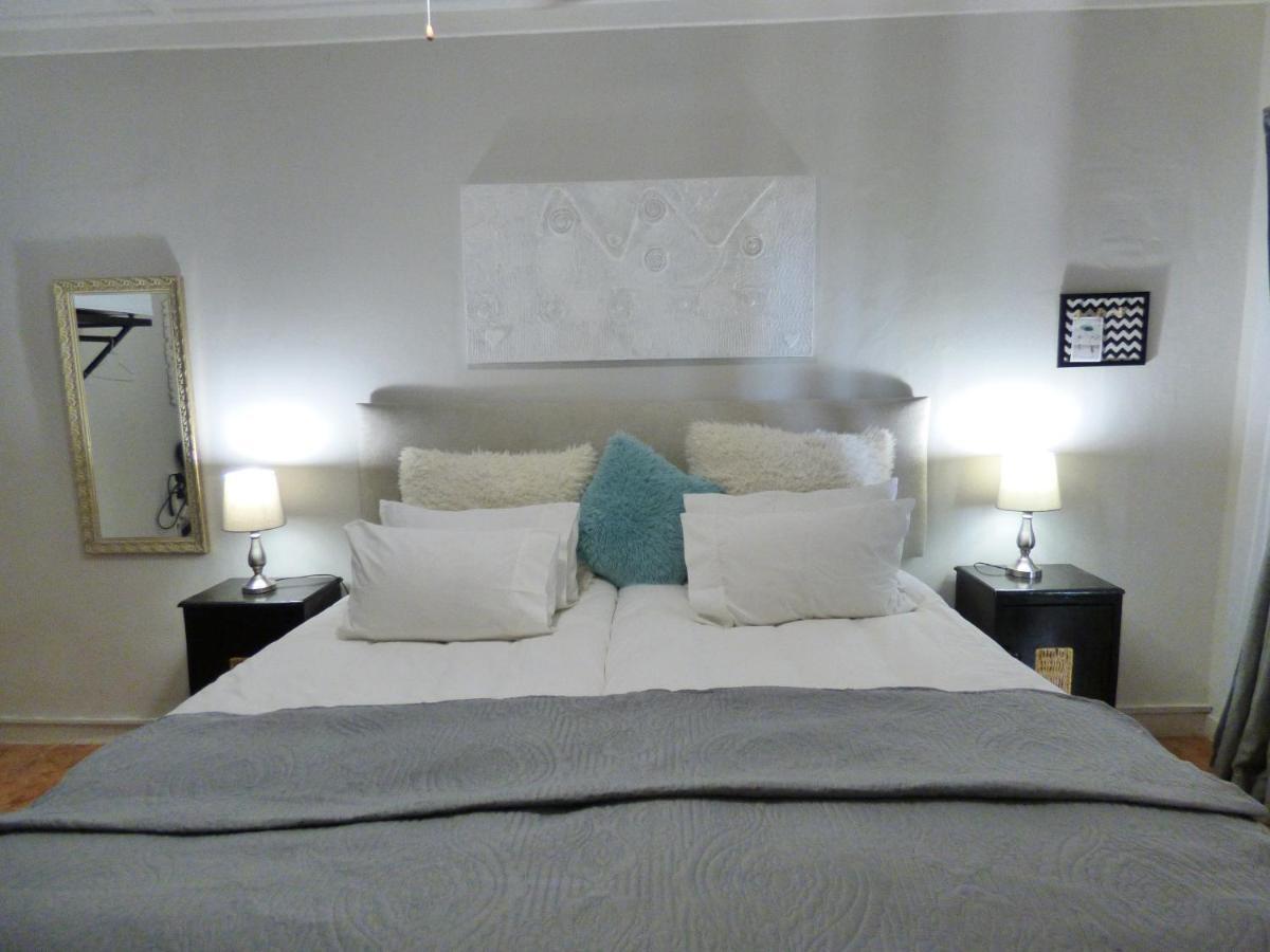 Villa Africa Guesthouse 추메브 외부 사진
