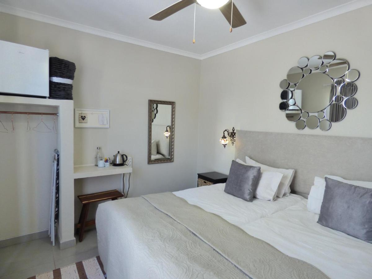 Villa Africa Guesthouse 추메브 외부 사진
